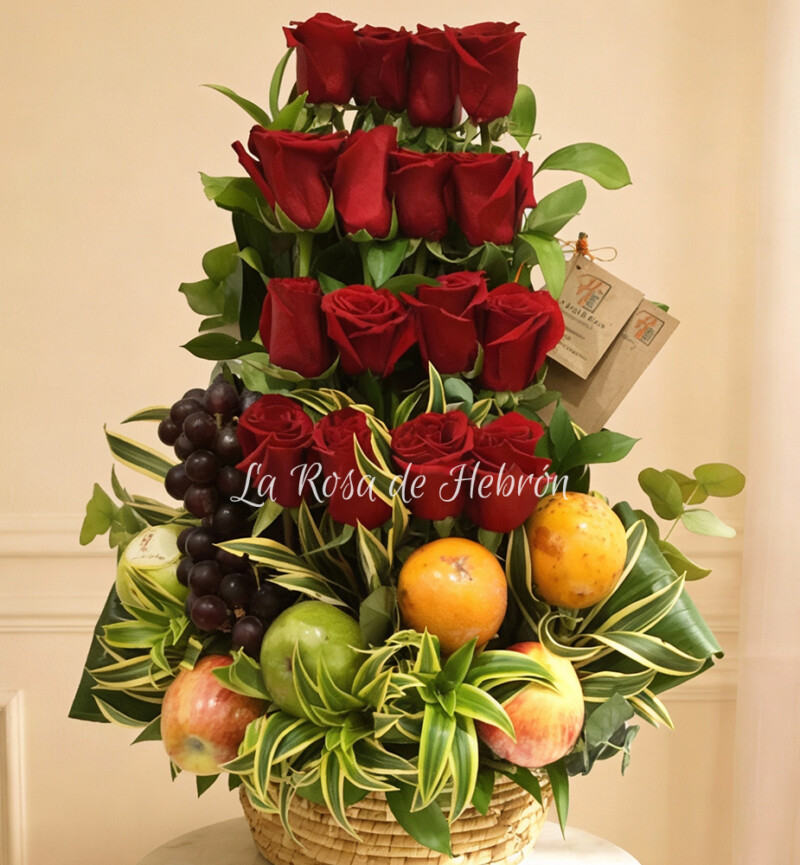 Canasta de Rosas y Frutas Distinción Suprema